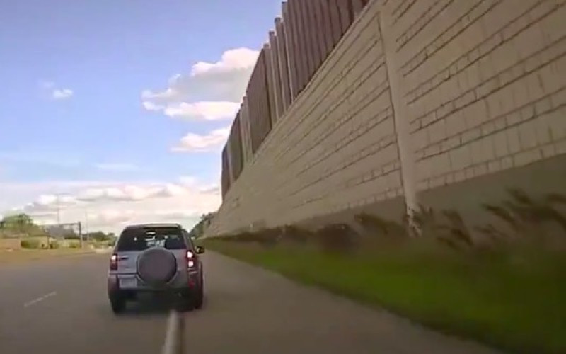 Ervoor zorgen dat de politie je niet pakt doe je zo (video)