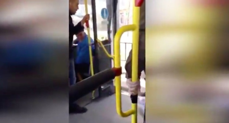 Als je in Oekraïne op de bus niest, dan gebeurt er dit (video)