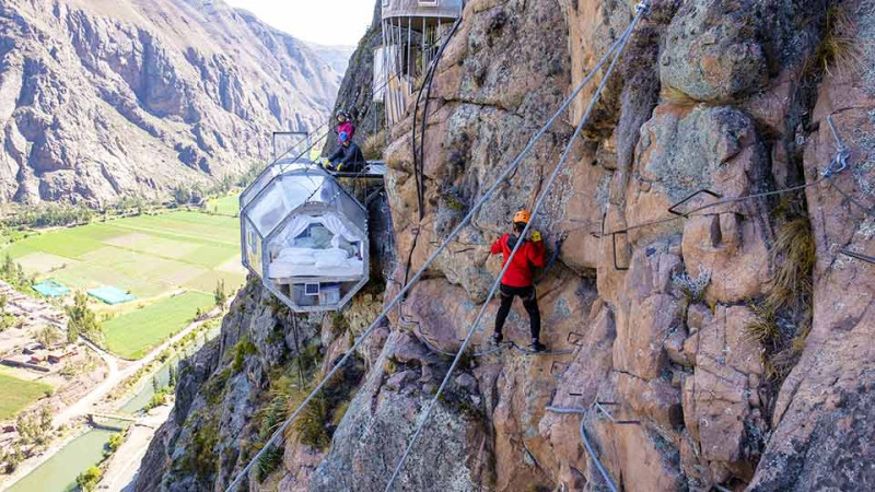 Deze Airbnb op 400 meter hoogte bereik je alleen maar klimmend (video)