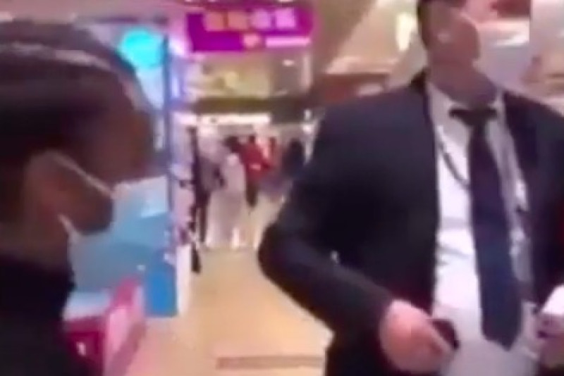 Afrikanen piswoest op China vanwege dit filmpje