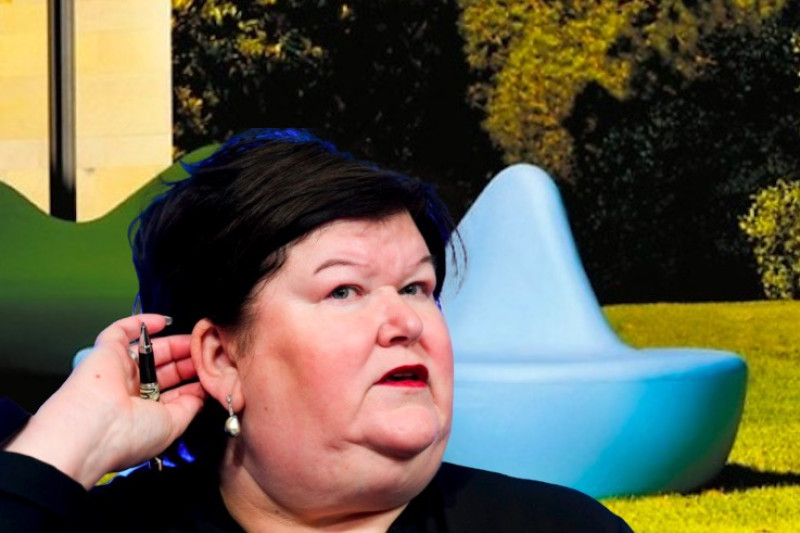 De Block weigert antwoord: "Waarom dure designmeubelen voor asielzoekers?"