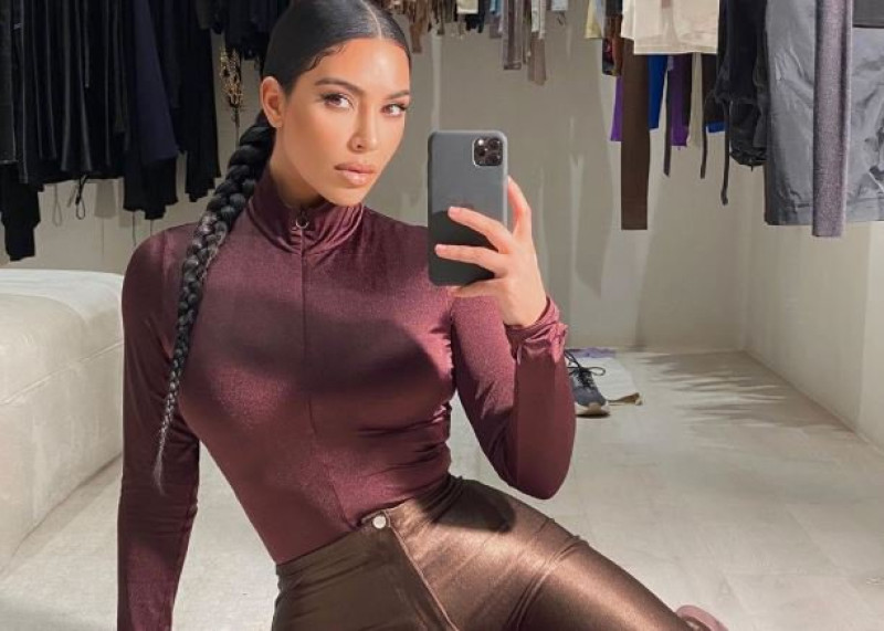Kim Kardashian shockeert haar volgers met bizar filmpje (video)