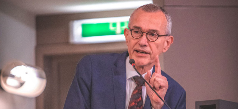 Hanenpoten op officieel aanstellingsformulier Frank Vandenbroucke