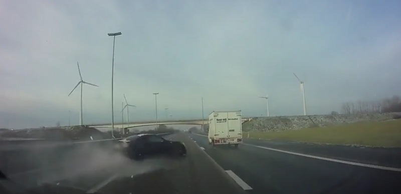 Dashcam-filmpje van eigen bodem (video)