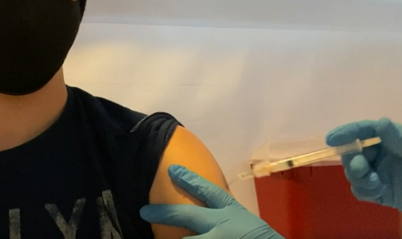 Amerika vaccineert met prutsnaalden