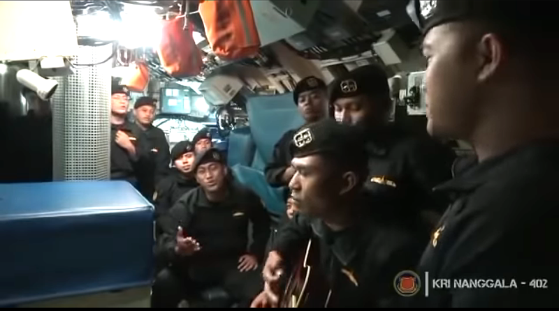 Crew van gezonken Indonesische duikboot zong aangrijpend afscheidslied (video)