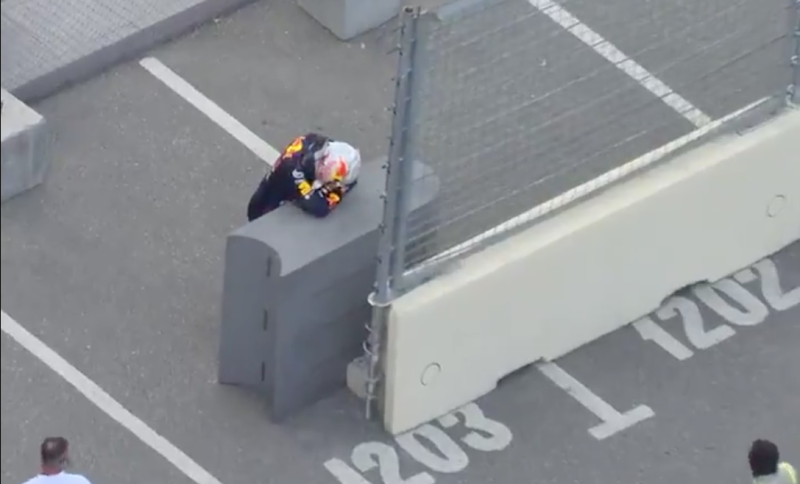 Max Verstappen crasht, maar blijft leider in de F1 (video)