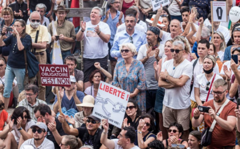 Politici liegen nu ook al ronduit over coronavaccinatie