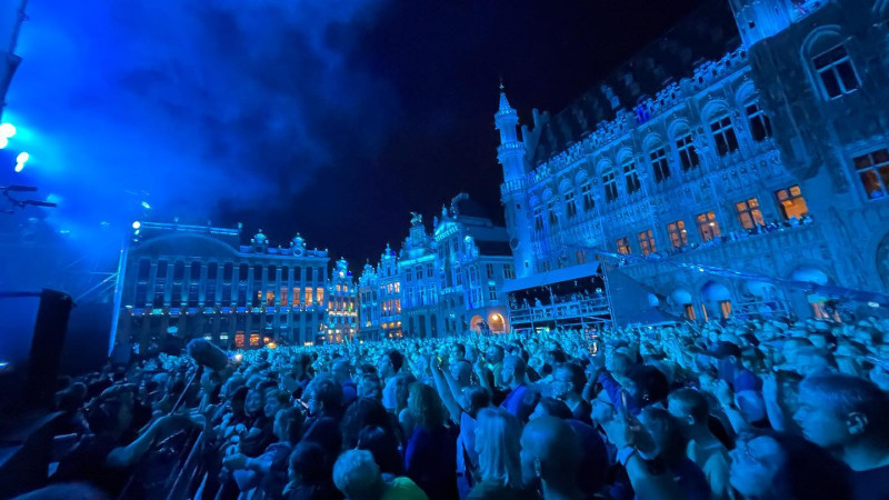 Gezin van prins Laurent op concert Indochine in Brussel