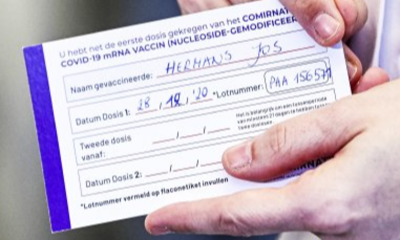 Pintje drinken in Brussels café? Vaccinatiekaartje is ruim voldoende...