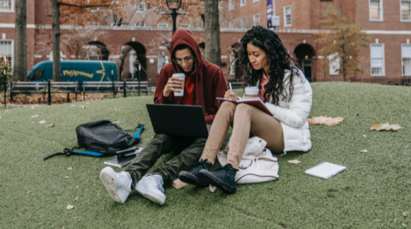 Onderzoek: zelfs universiteit met vaccinatiegraad van 100 % bij studenten en personeel is niet coronavrij