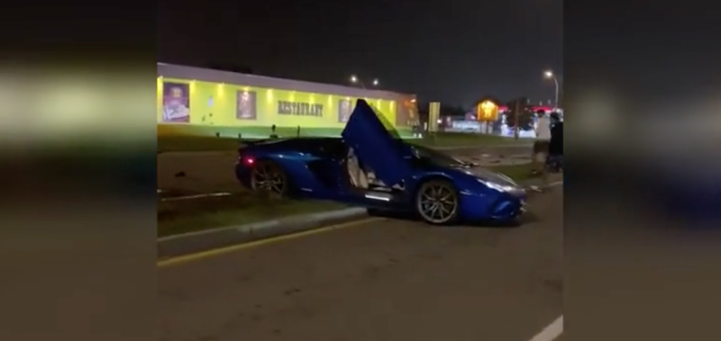 Zou jij deze auto achterlaten? (video's)