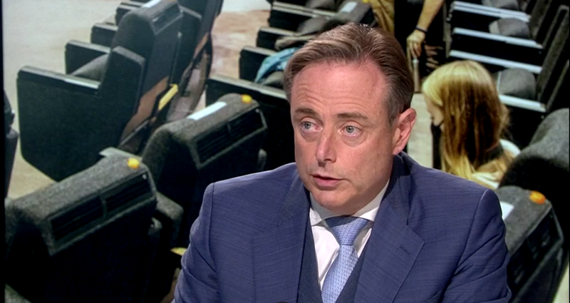 Jan Jambon zaait verdeeldheid binnen eigen partij