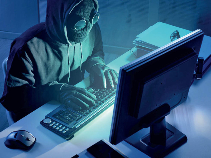 Oost-Vlaamse politie klist 3 helpdeskfraudeurs