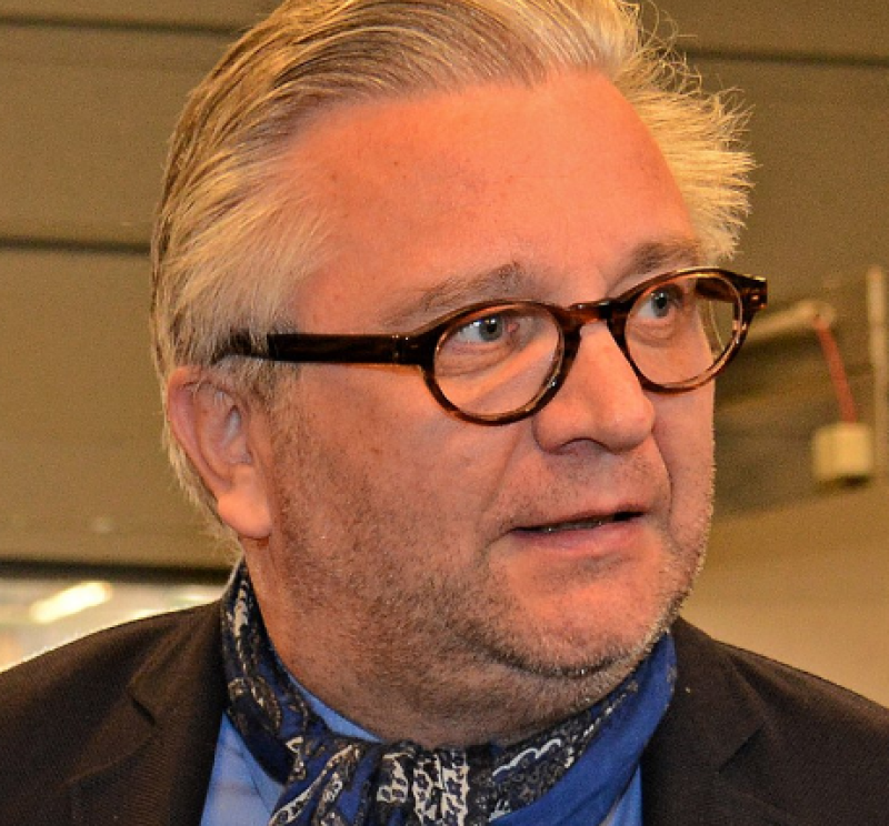 Wat heeft prins Laurent met zedendossier te maken?
