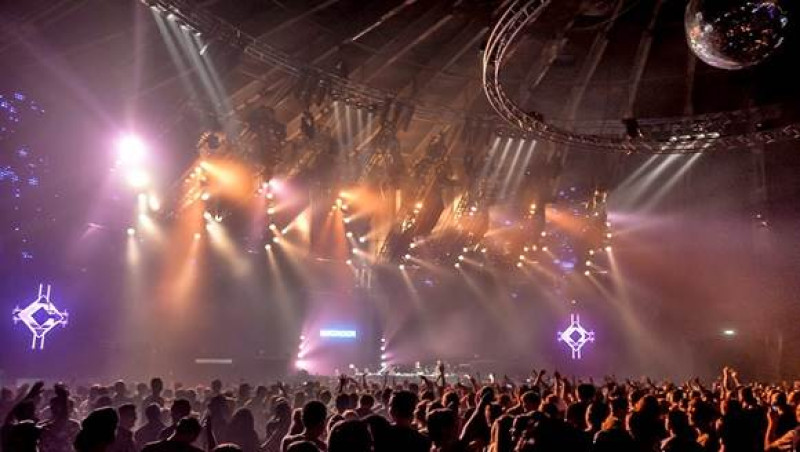 Besmettingen Amsterdam Dance Event in lijn voorspelling onderzoek