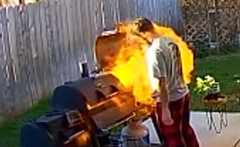 Kerel vergeet propaanfles van zijn gasbarbecue dicht te draaien (video)