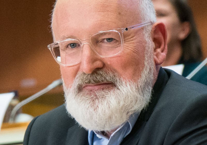 Timmermans laat bezwaren tegen steenkool vallen door oorlog