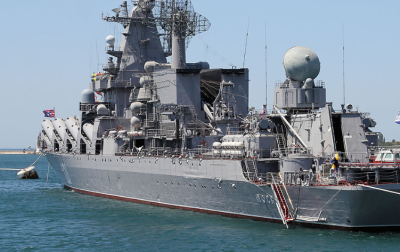 Oekraïnecrisis: Russische kruiser Moskva getroffen in Zwarte Zee