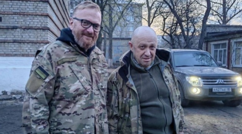 Oekraïnecrisis: sterke man van Wagner Groep duikt op in Donbas