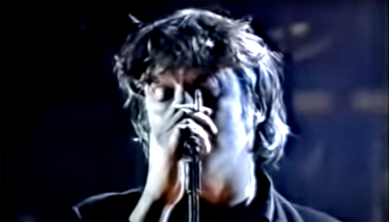 ‘Les Yeux de Ma Mère' van Arno op 1 in de Radio 1 Classics 1000 (video's)