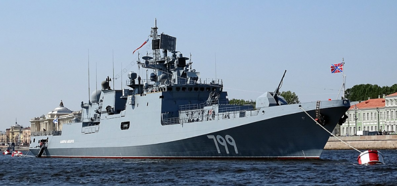 Oekraïnecrisis: Russisch fregat Admiral Makarov getroffen volgens bronnen