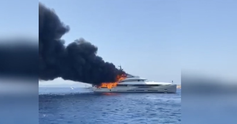 Spiksplinternieuwe superjacht brandt volledig uit (video’s)