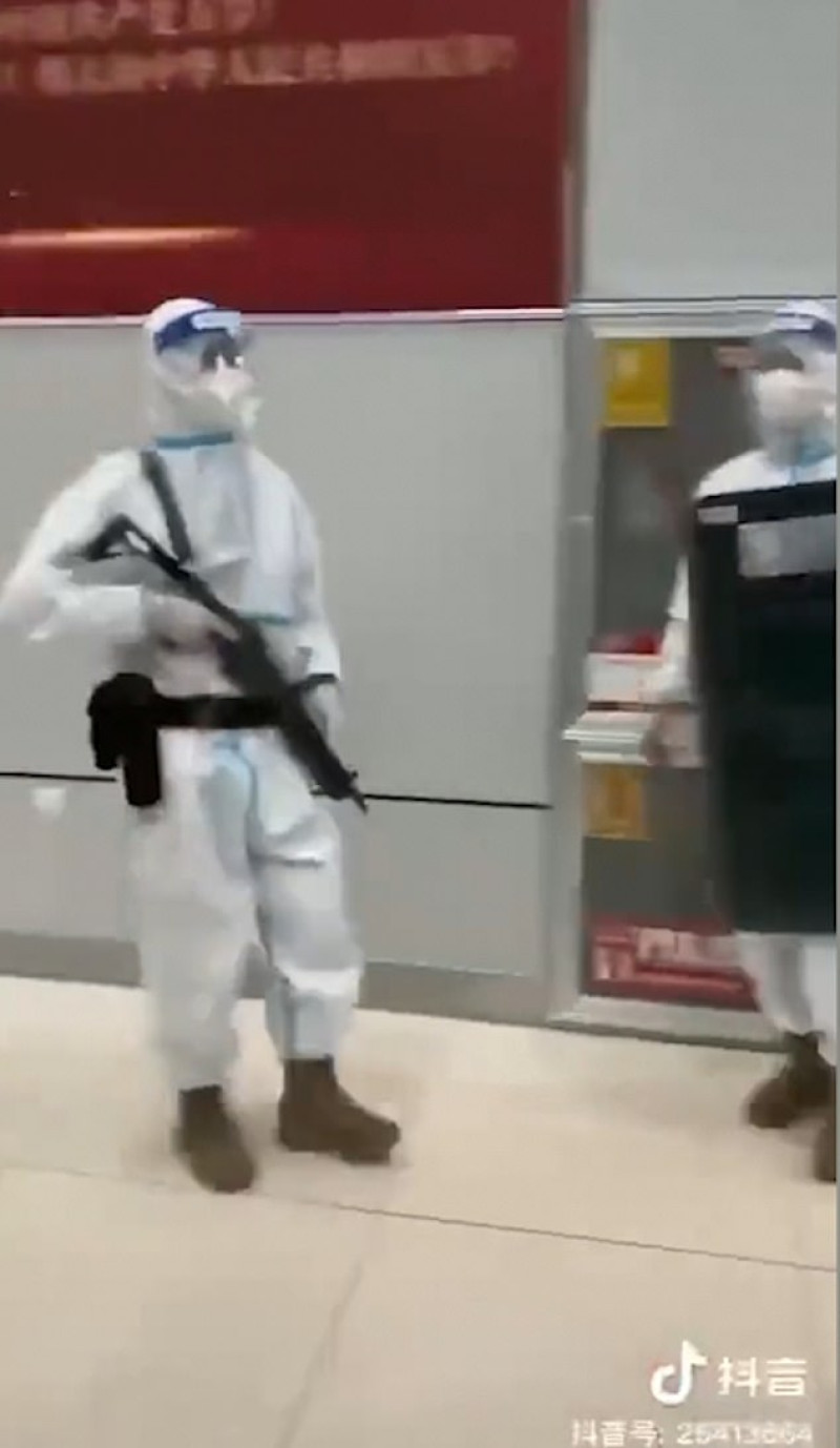 China kocht massaal mondneusmaskers op vanaf de zomer van 2019 én beperkte export ervan