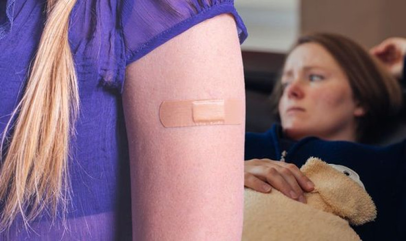 EMA in augustus 2021: “Coronavaccin verstoort menstruatie niet”