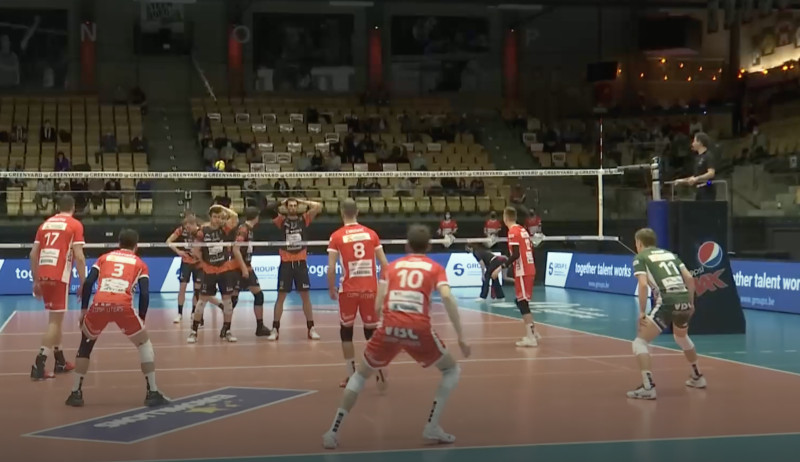 Volleybalspeler Martin Perin (19) krijgt hartstilstand - ter plaatse gereanimeerd