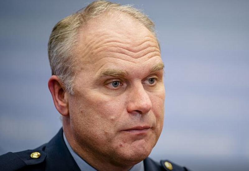 Nederlandse commandant der strijdkrachten vraagt versterking militair-industrieel complex