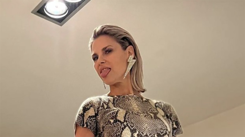 Tanja Dexters verrast ons met een underboob (foto’s)