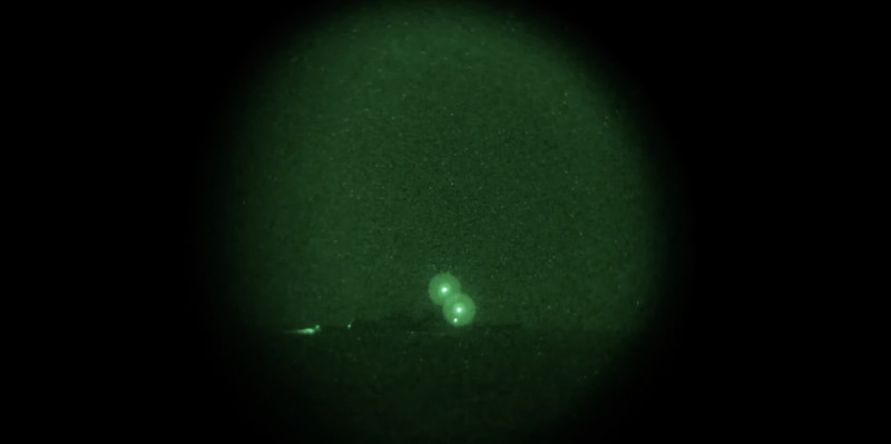 Amerikaans oorlogsschip gevolgd door een zwerm UFO’s