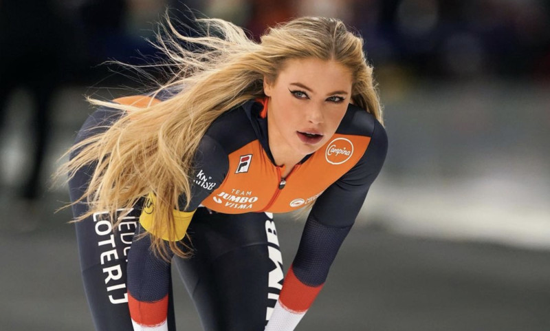 Deze welgevormde buurvrouw heeft meeste mannelijke volgers (foto's)