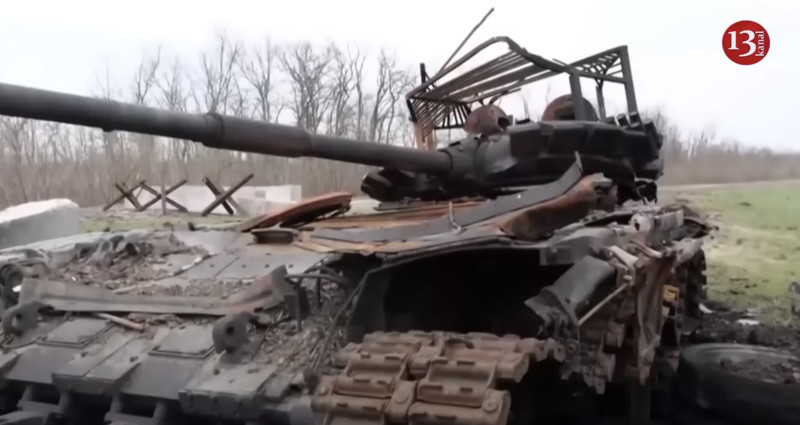 Wie verloor tot nu het meeste militair materieel, Rusland of Oekraïne?