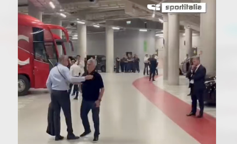 José Mourinho scheldt scheidsrechter uit na verlies Europese finale (video)