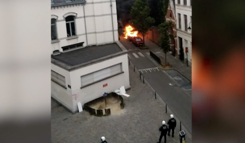 Brusselse heethoofden kopiëren Franse rellen