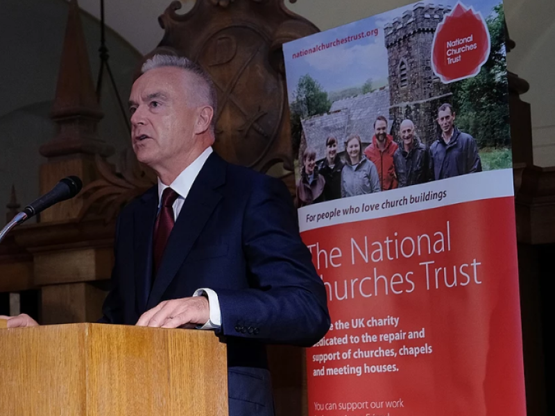 Huw Edwards en Conner Rousseau: appels en peren