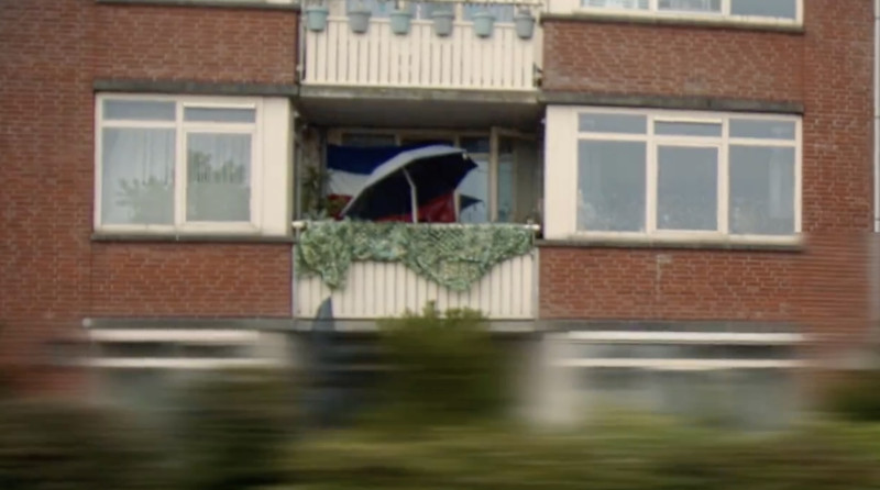 Schokkend: opper-wappie blijkt klopgeest in huis te hebben (video)