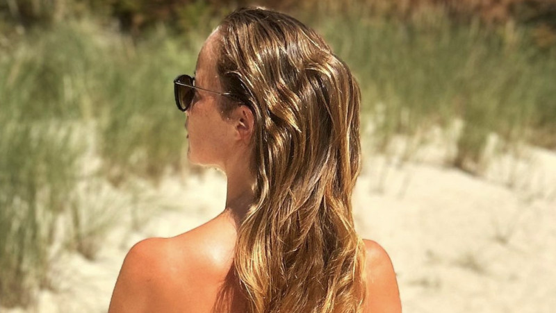 Blote 'Thuis'-actrice zet Instagram op stelten