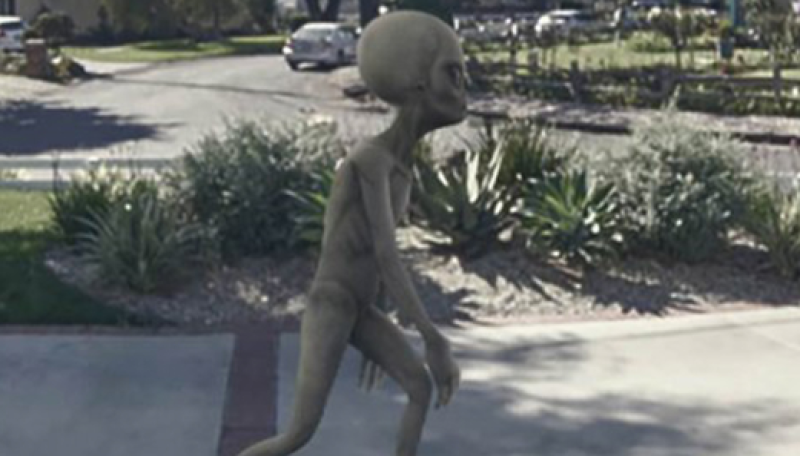 Aliens met je deurbelcamera filmen kan je schatrijk maken (video)